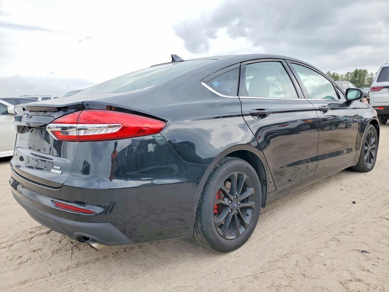 2020 Ford Fusion Se - Фото 3