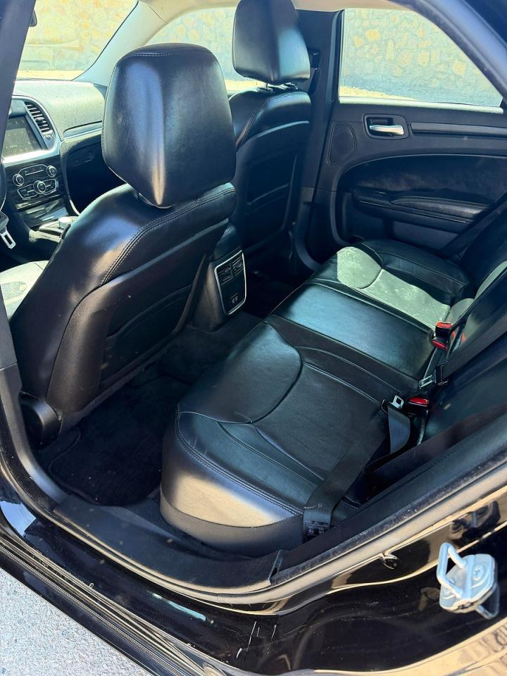 2015 Chrysler 300 Limited - Image 6