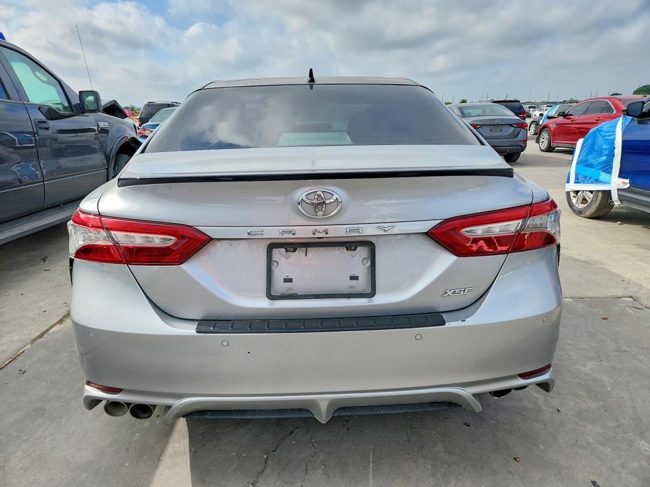 2018 Toyota Camry Xse V6 - Image 6