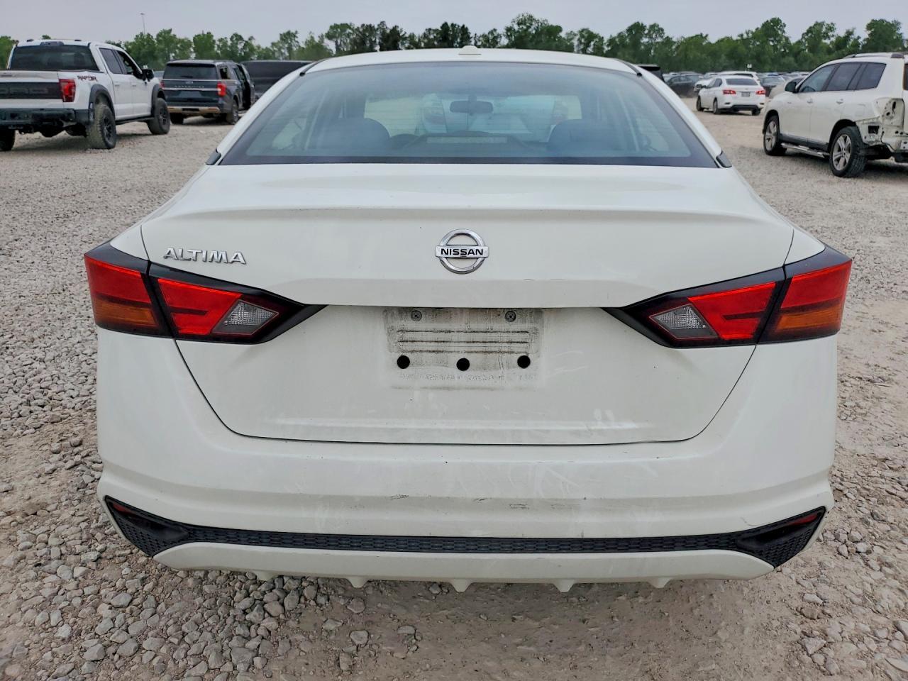 2019 Nissan Altima S - Фото 6