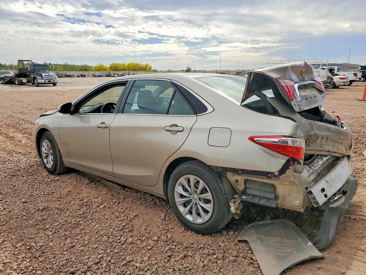 2015 Toyota Camry Le - Image 2