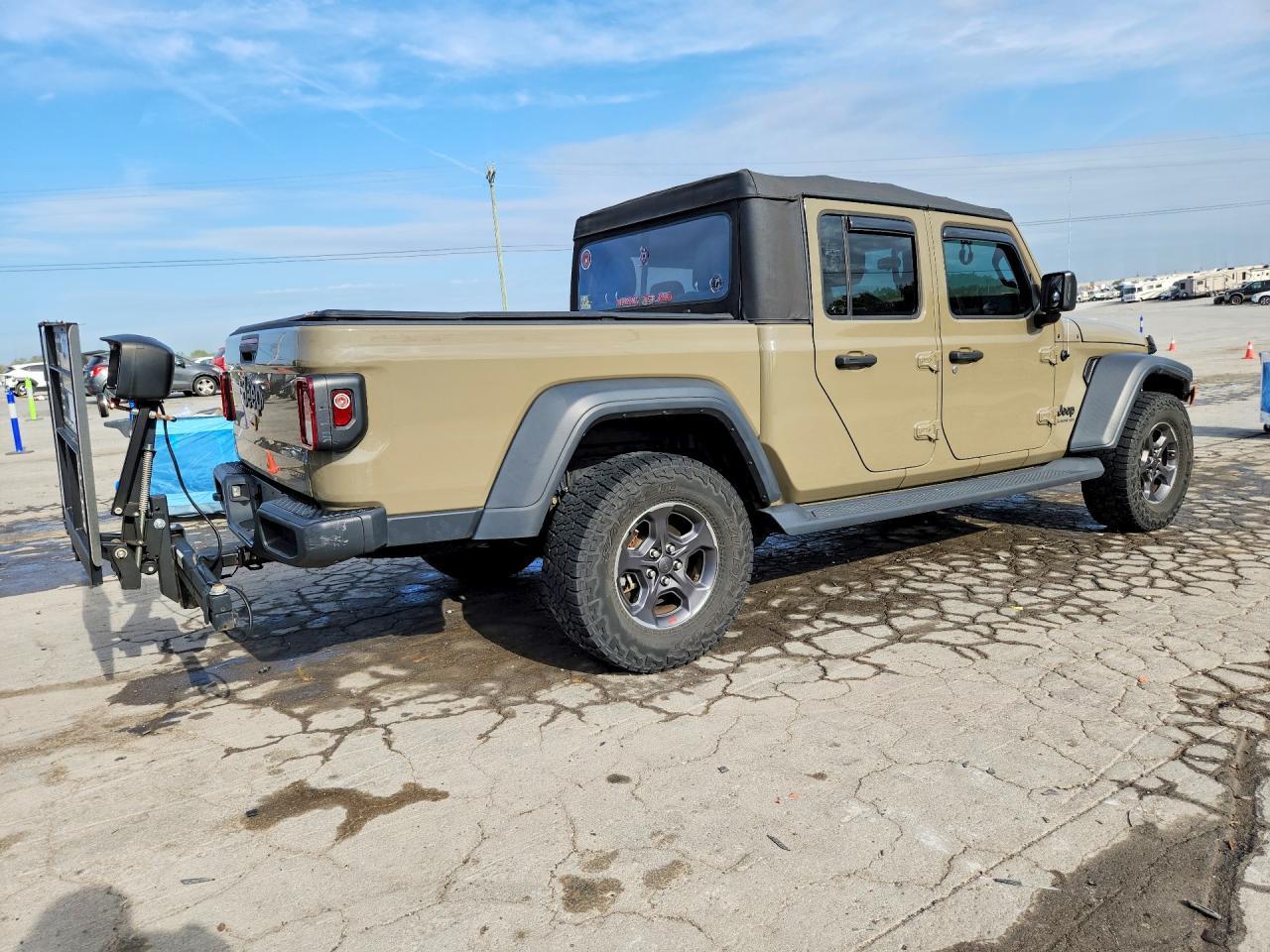 2020 Jeep Gladiator Sport - Фото 3