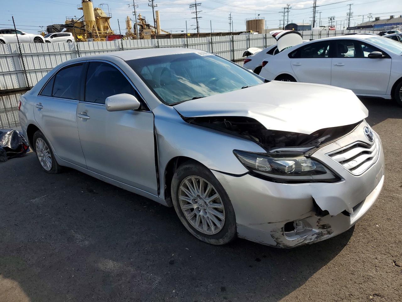 2011 Toyota Camry Le - Image 4
