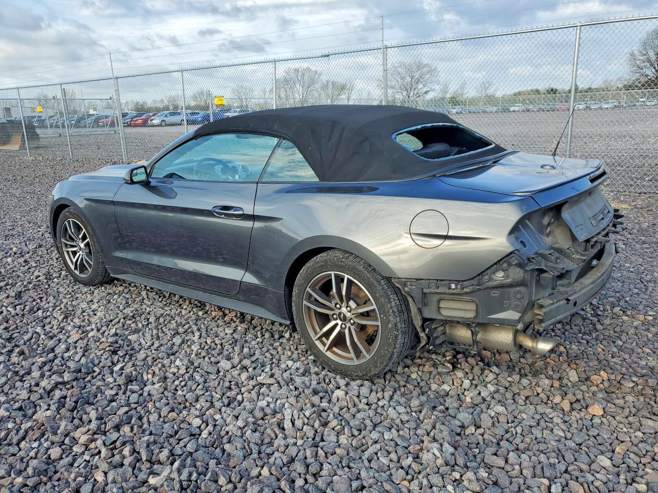 2017 Ford Mustang - Фото 2