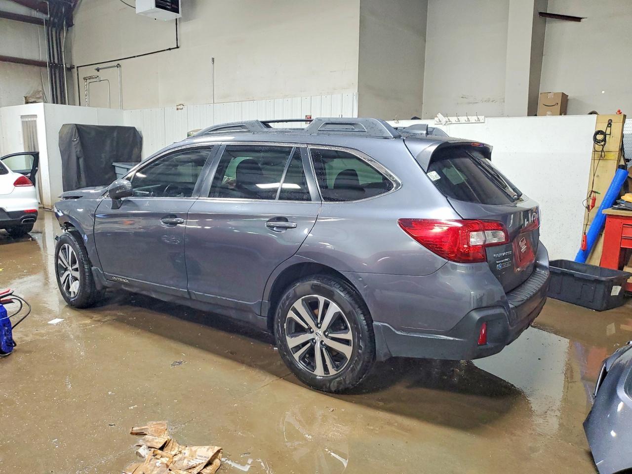 2018 Subaru Outback 2.5I Limited - Фото 2