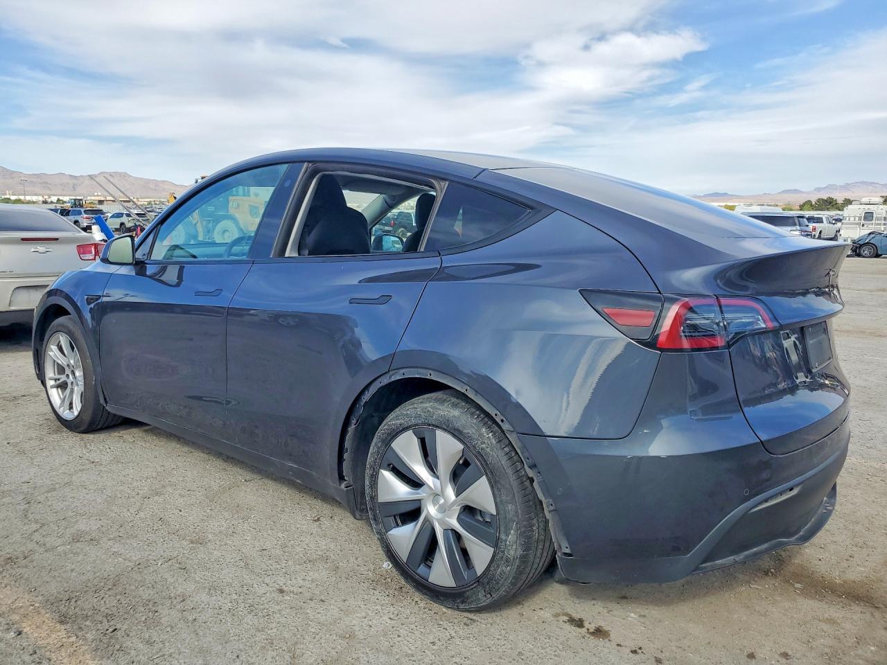 2022 Tesla Model Y - Image 2