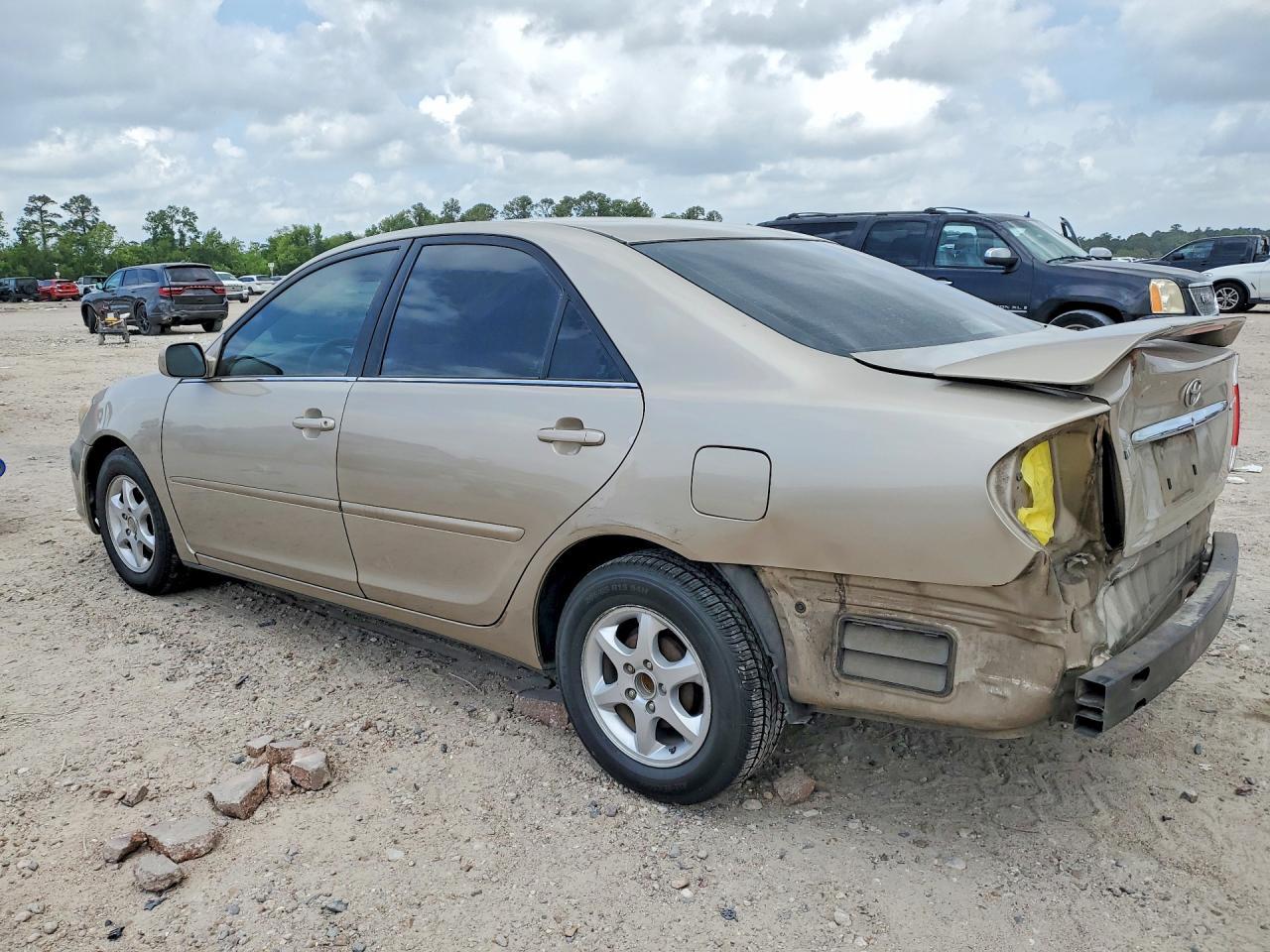 2005 Toyota Camry Le - Image 2