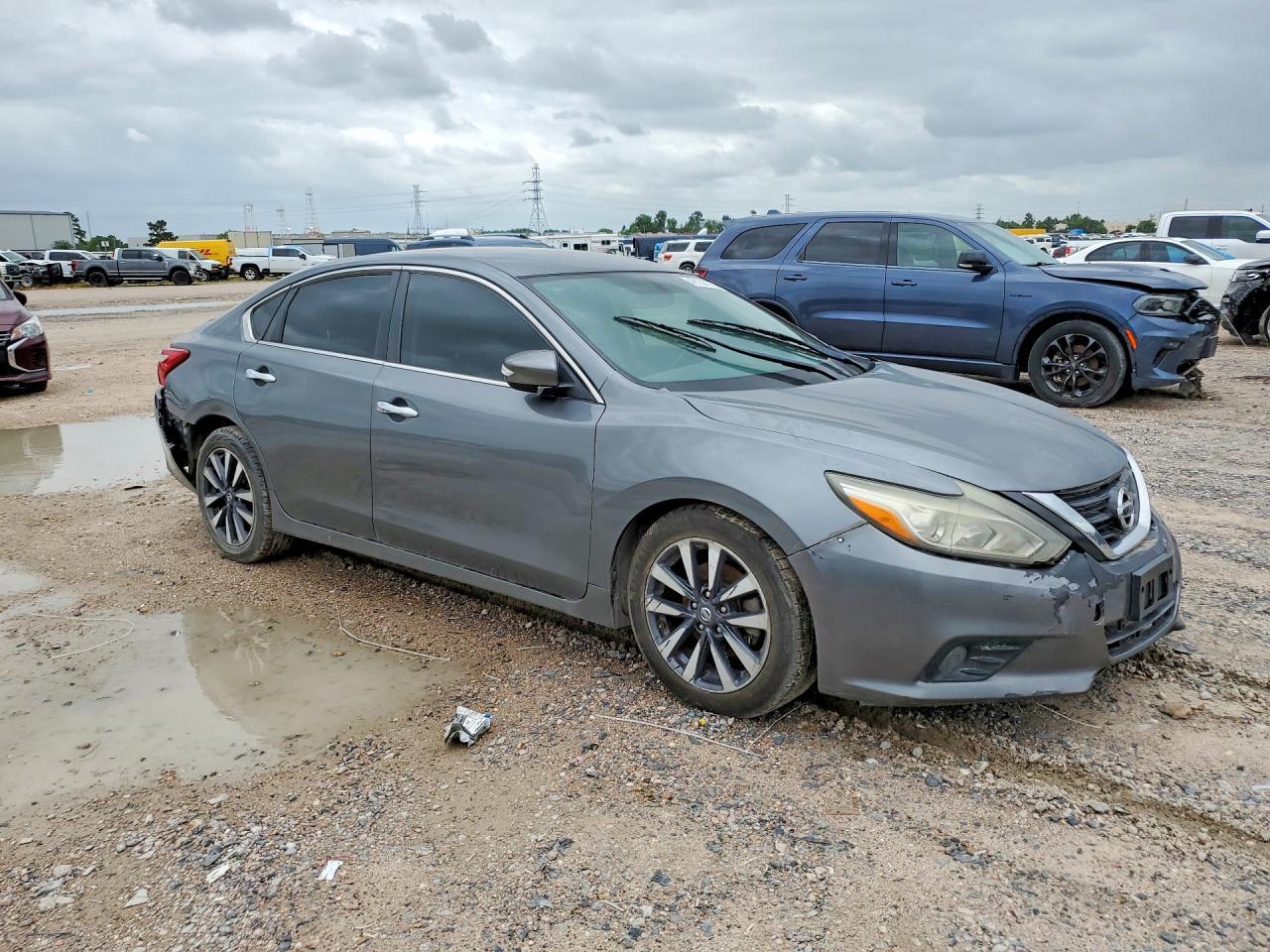 2017 Nissan Altama - Image 4
