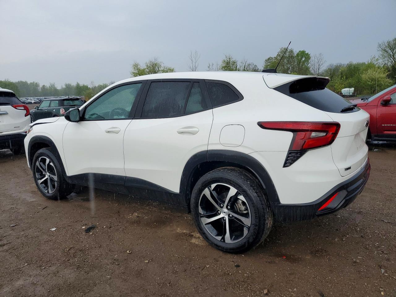 2025 Chevrolet Trax 1Rs - Фото 2