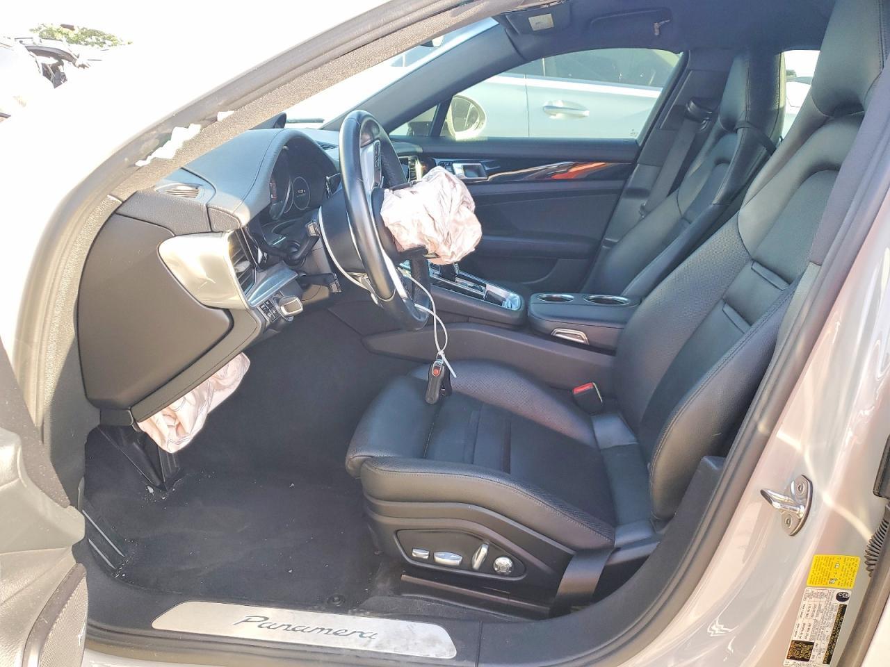 2018 Porsche Panamera 4 - Image 7