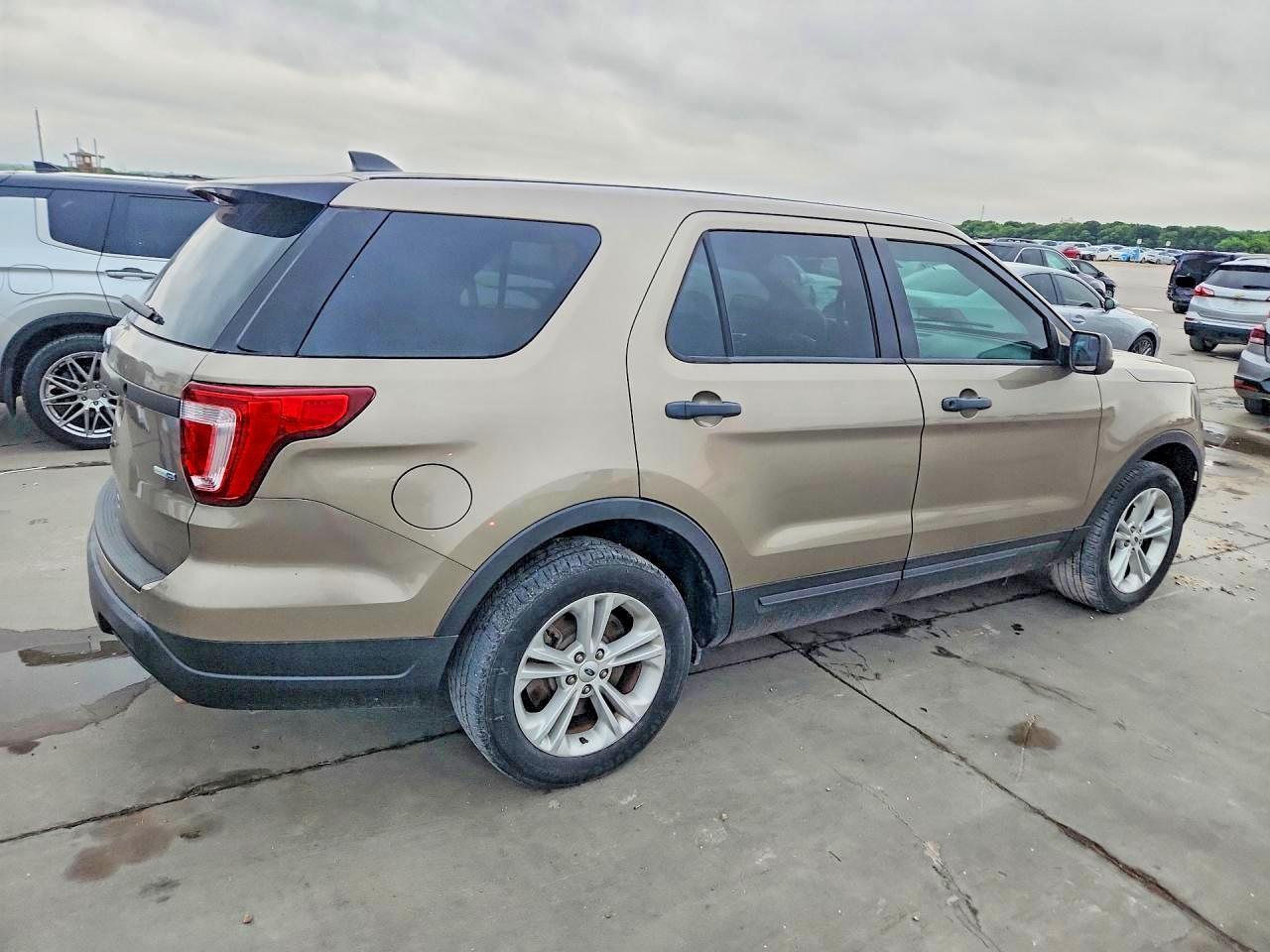 2019 Ford Explorer Police Interceptor - Image 3