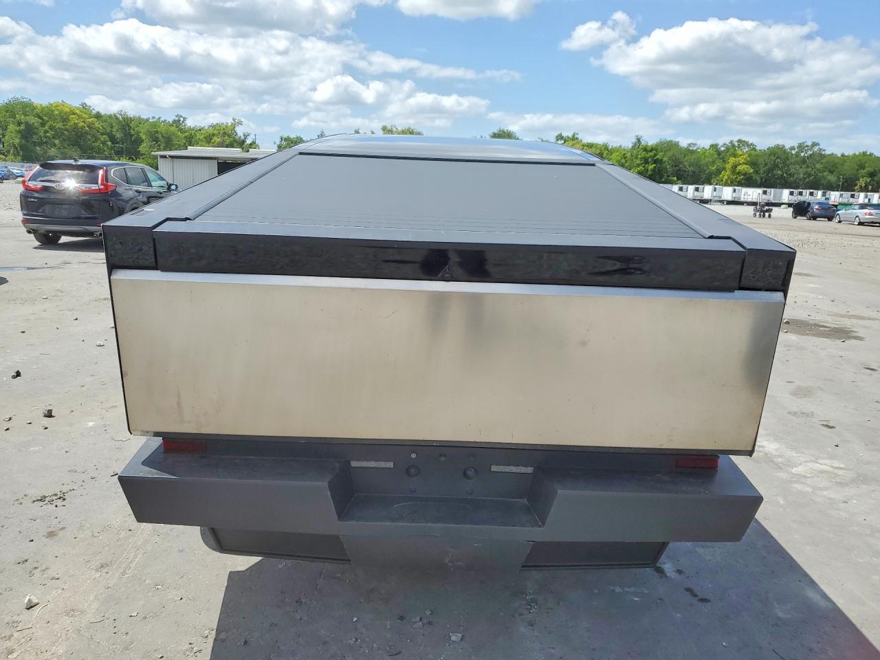 2024 Tesla Cybertruck - Image 6