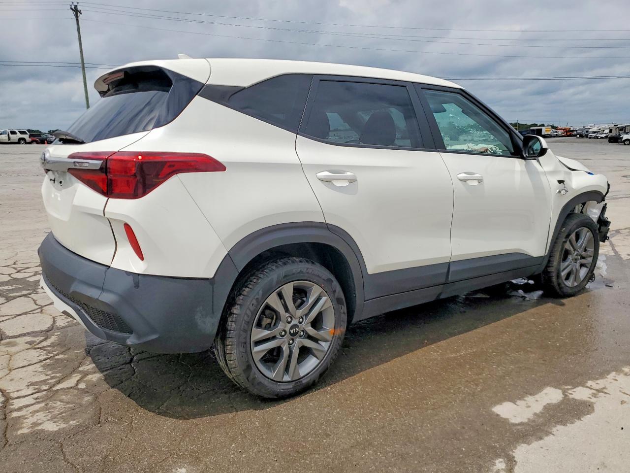 2021 Kia Seltos Lx - Image 3