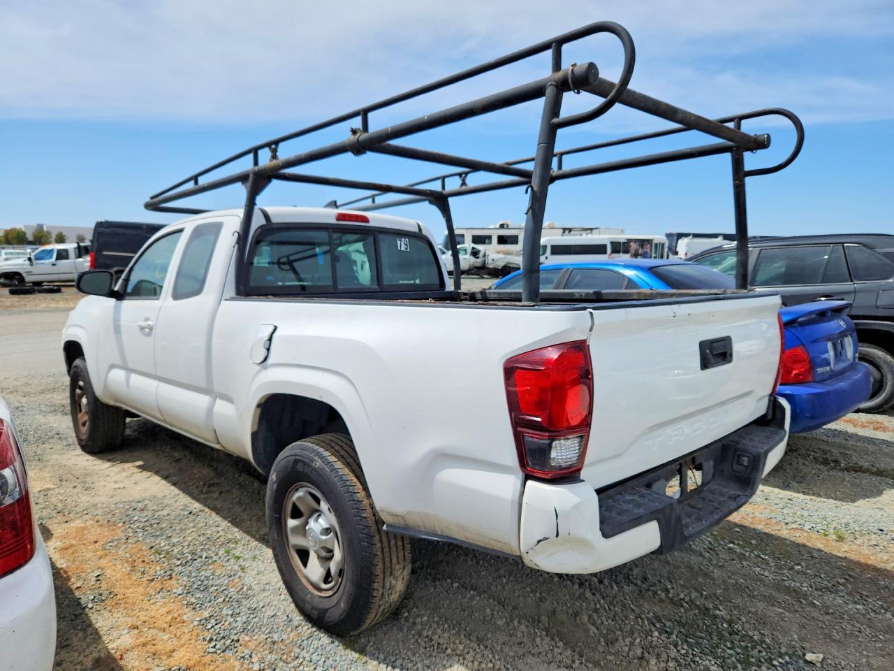 2018 Toyota Tacoma Sr - Фото 2