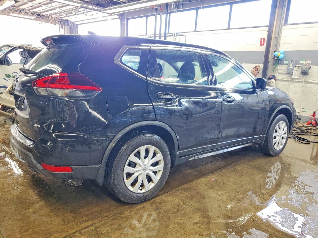 2019 Nissan Rogue S - Image 3