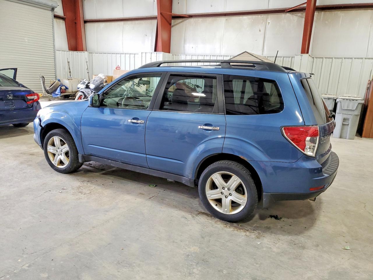 2010 Subaru Forester 2.5X Limited - Фото 2