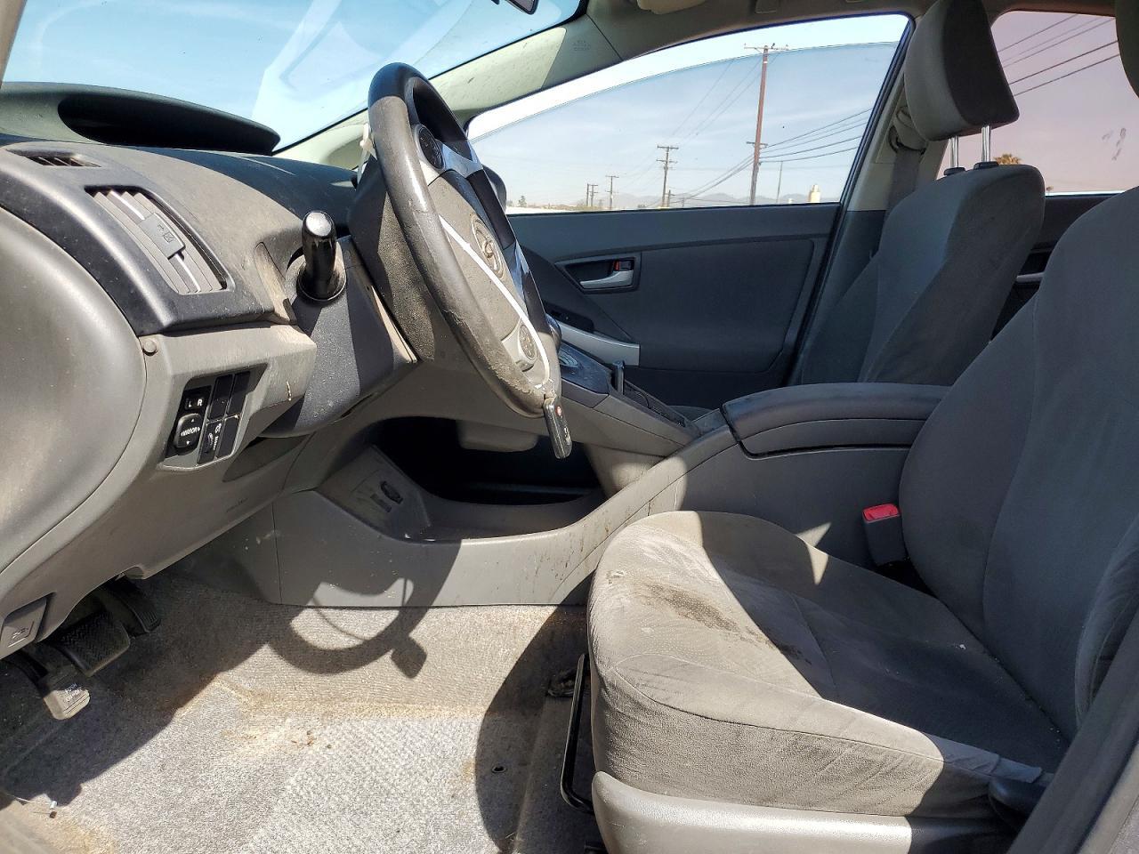 2011 Toyota Prius Two - Фото 7
