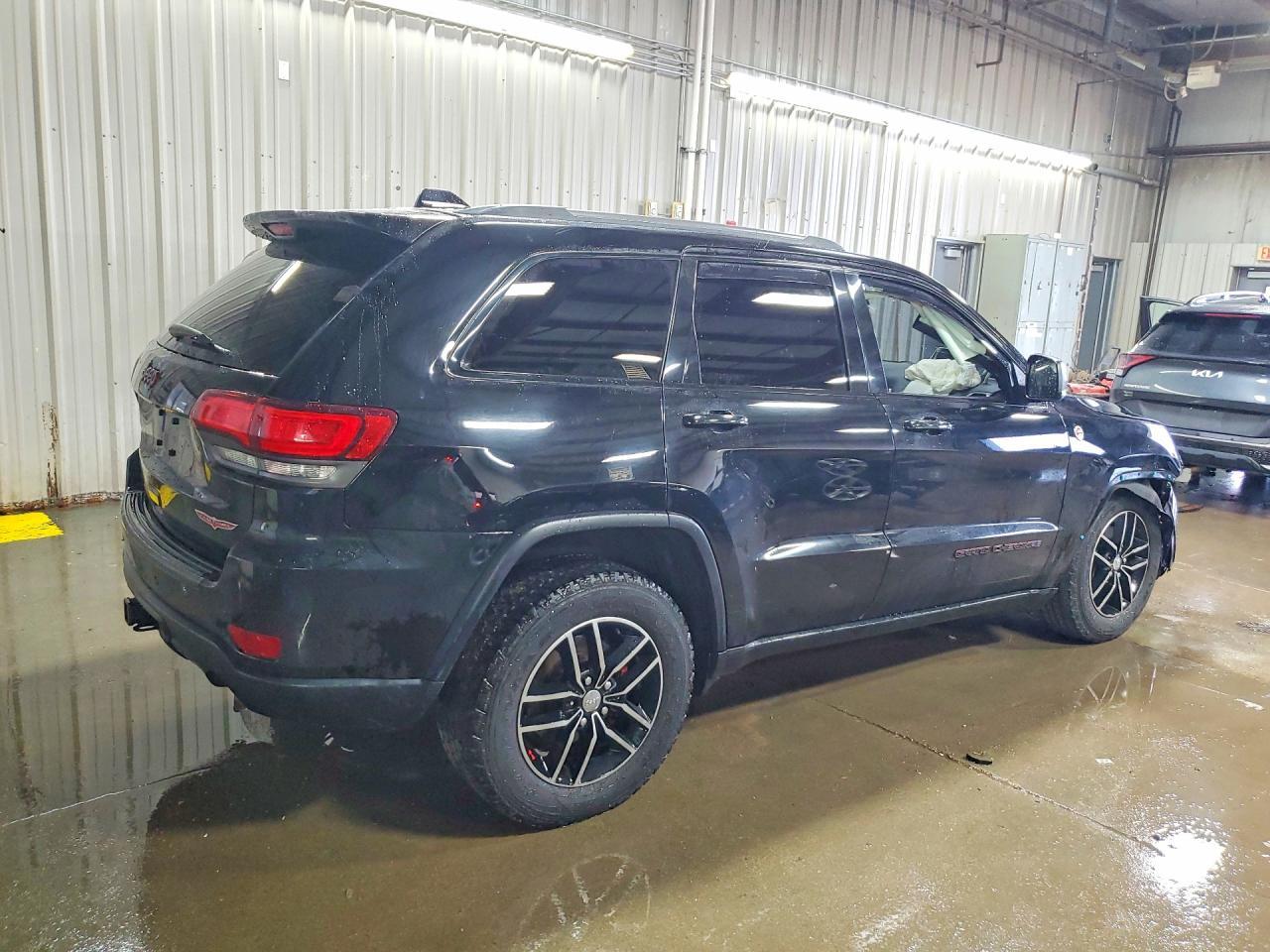 2018 Jeep Grand Cherokee Trailhawk - Image 3