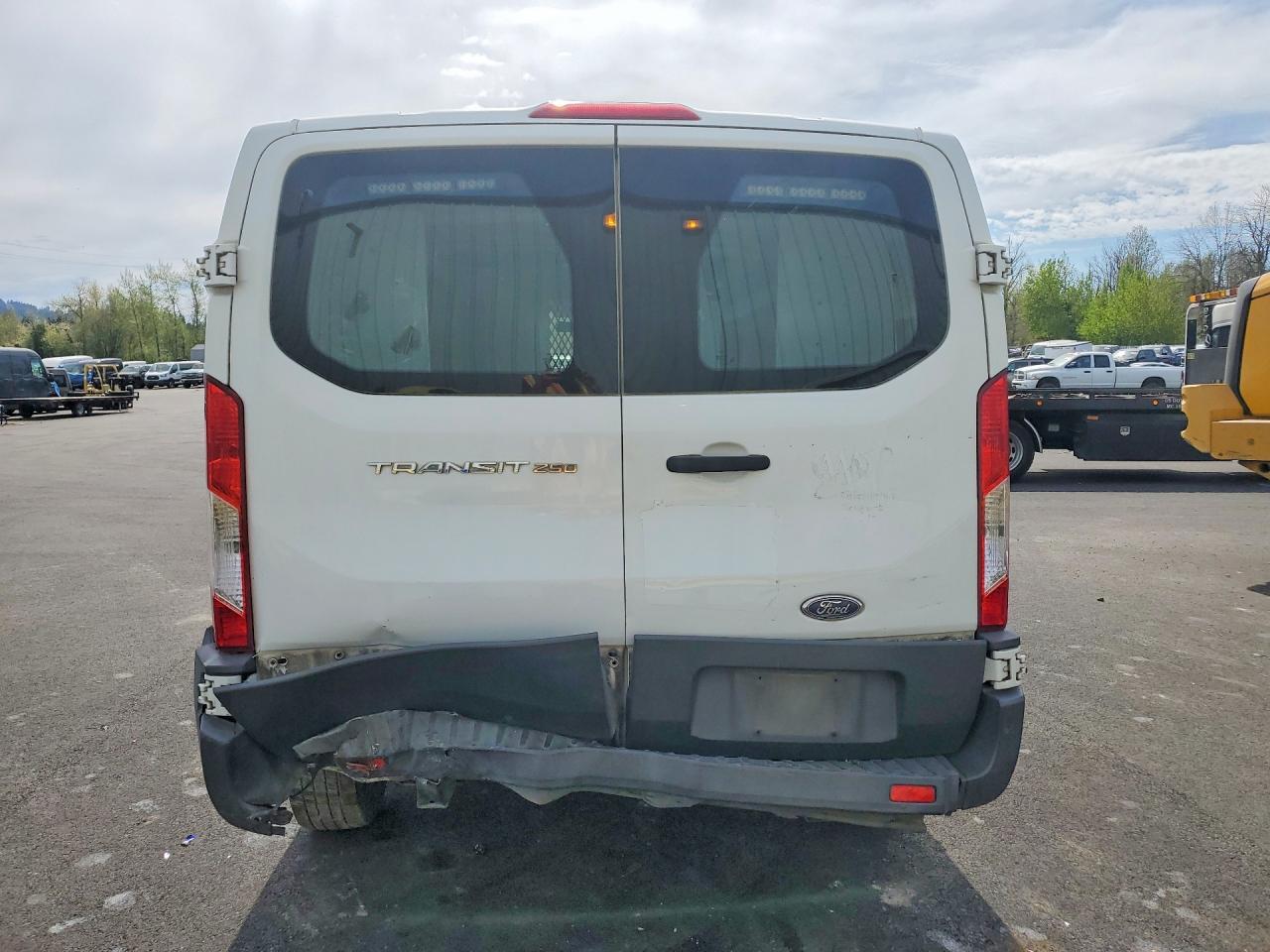 2015 Ford Transit T-250 - Фото 6