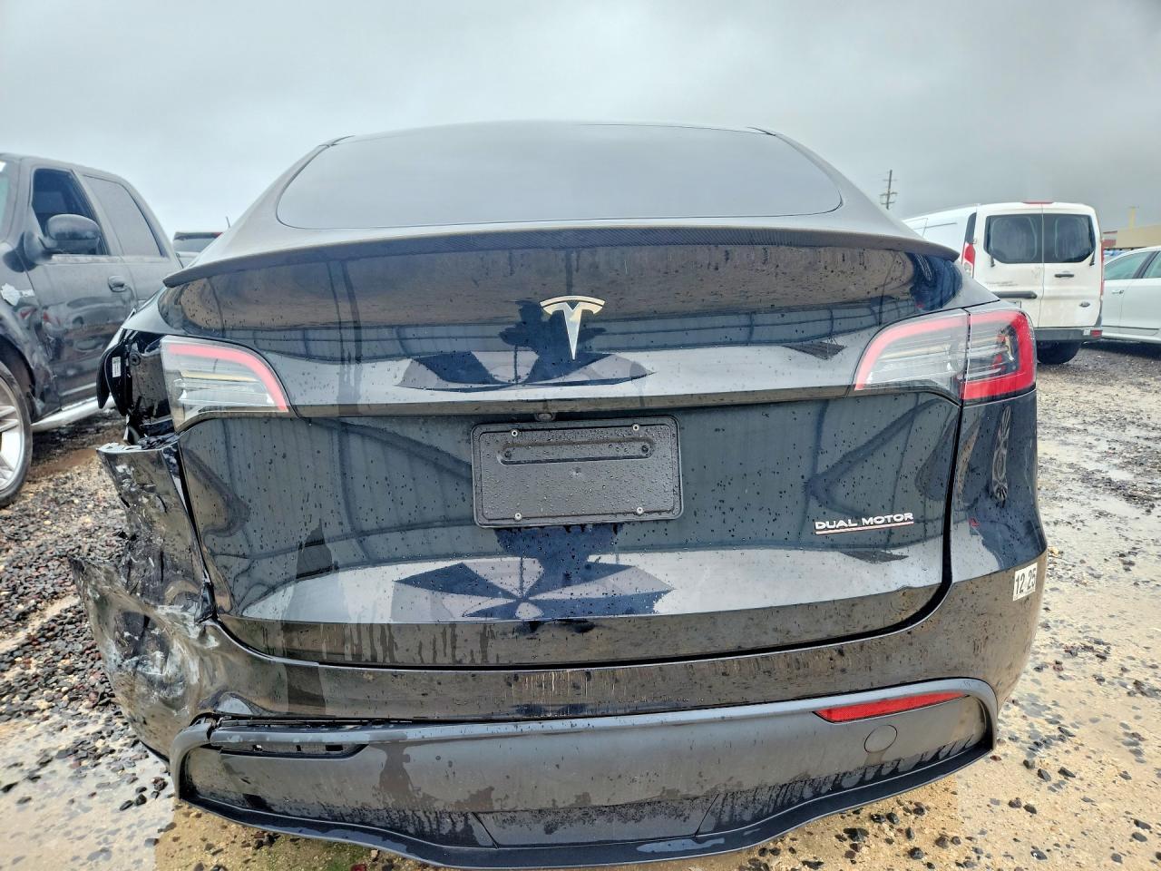 2023 Tesla Model Y - Image 6