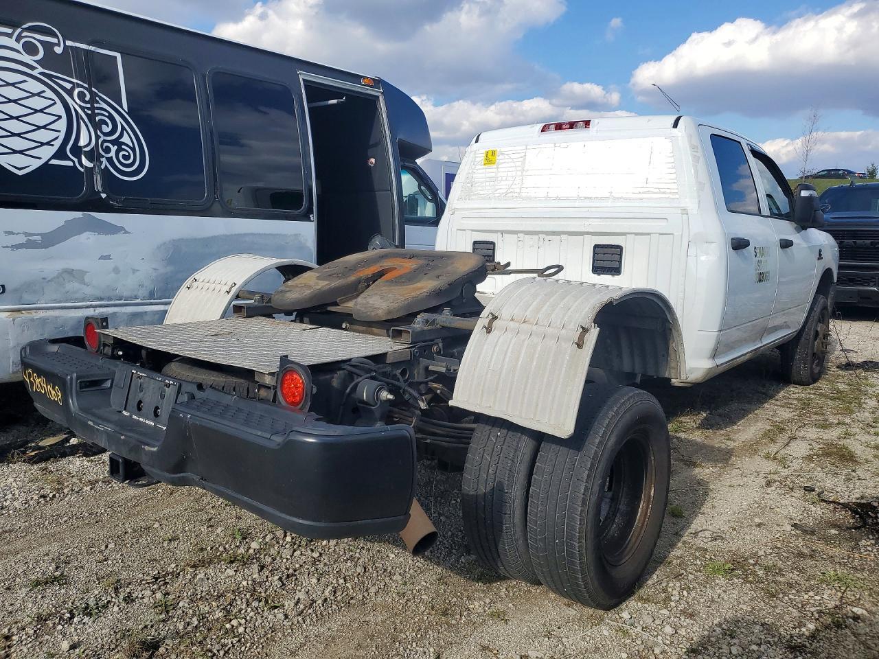 2023 Ram 3500 Tradesman Truck Cab And Chassis - Фото 3