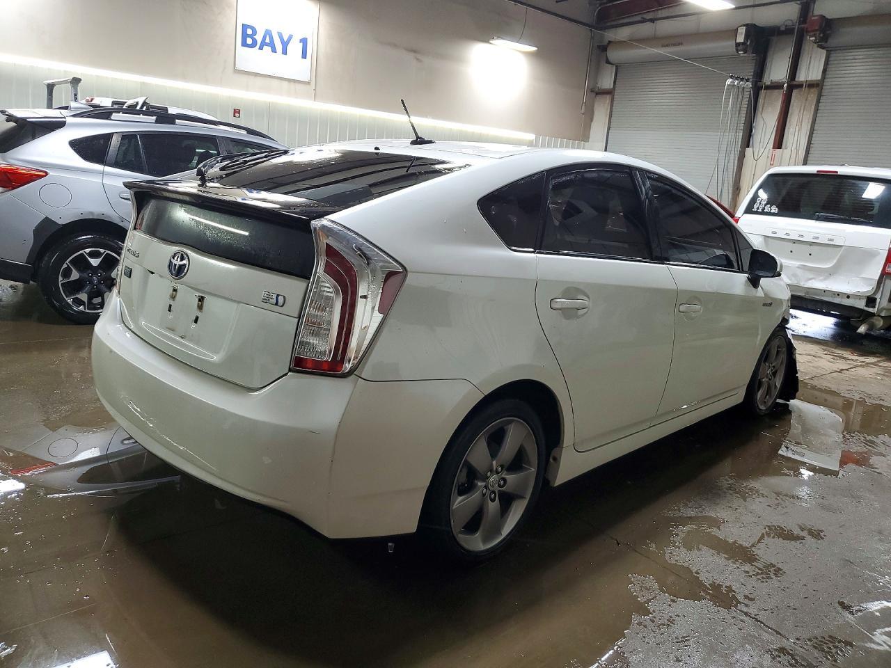 2015 Toyota Prius Persona Series - Фото 3