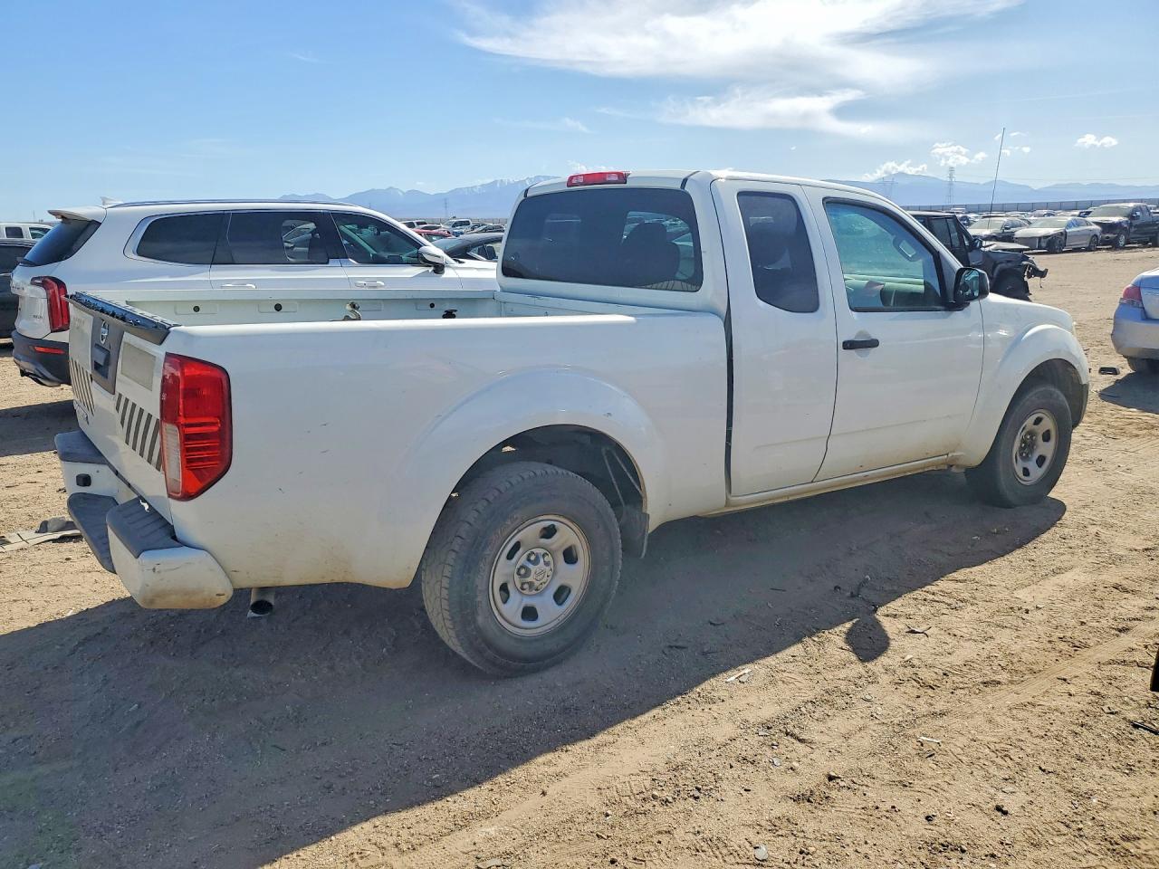 2017 Nissan Frontier S - Фото 3