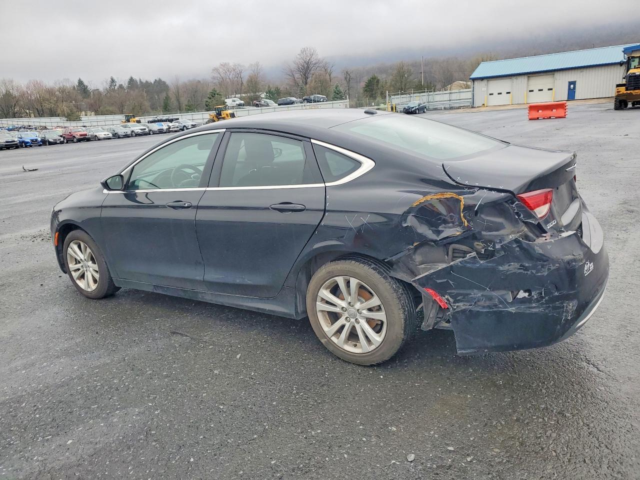 2015 Chrysler 200 Limited - Image 2