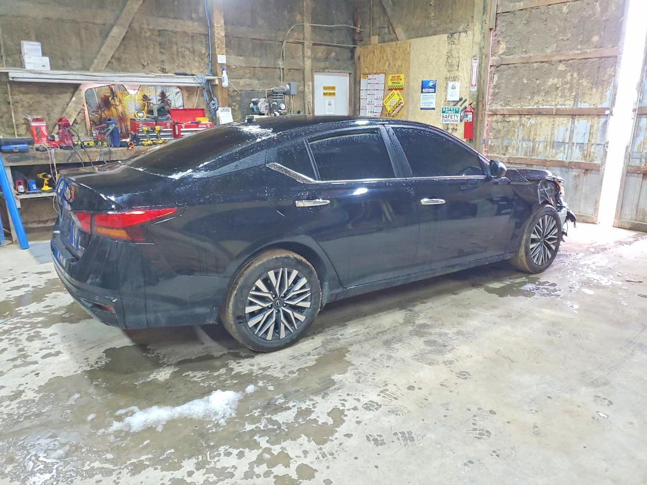 2025 Nissan Altima - Image 3