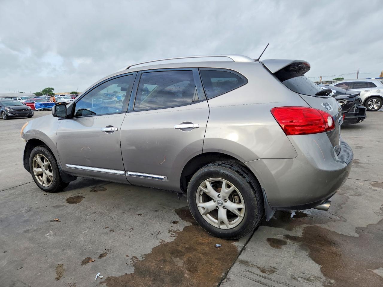 2011 Nissan Rogue S - Фото 2