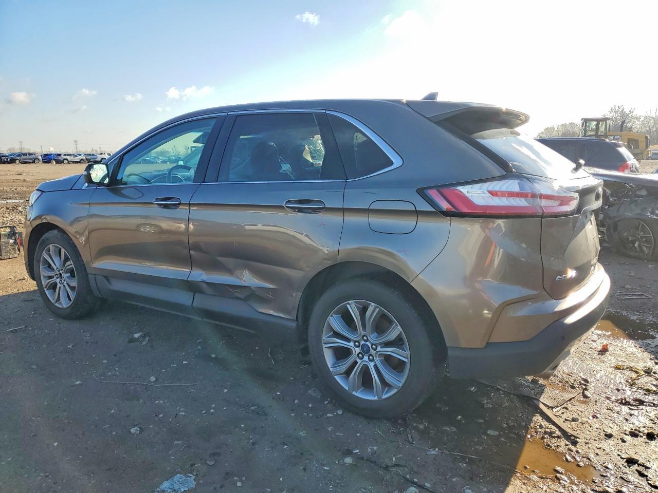 2019 Ford Edge Titanium - Фото 2