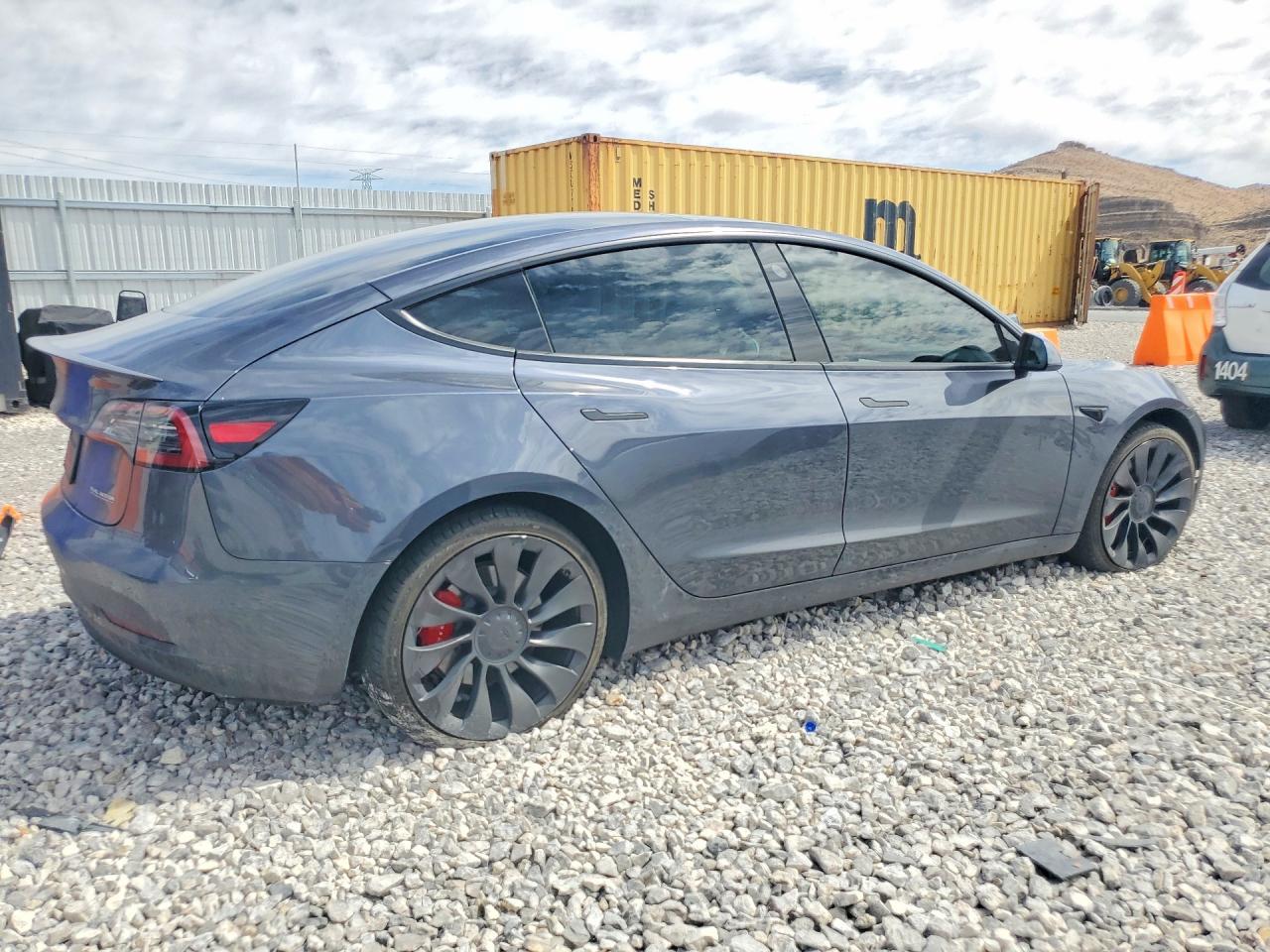 2023 Tesla Model 3 - Фото 3
