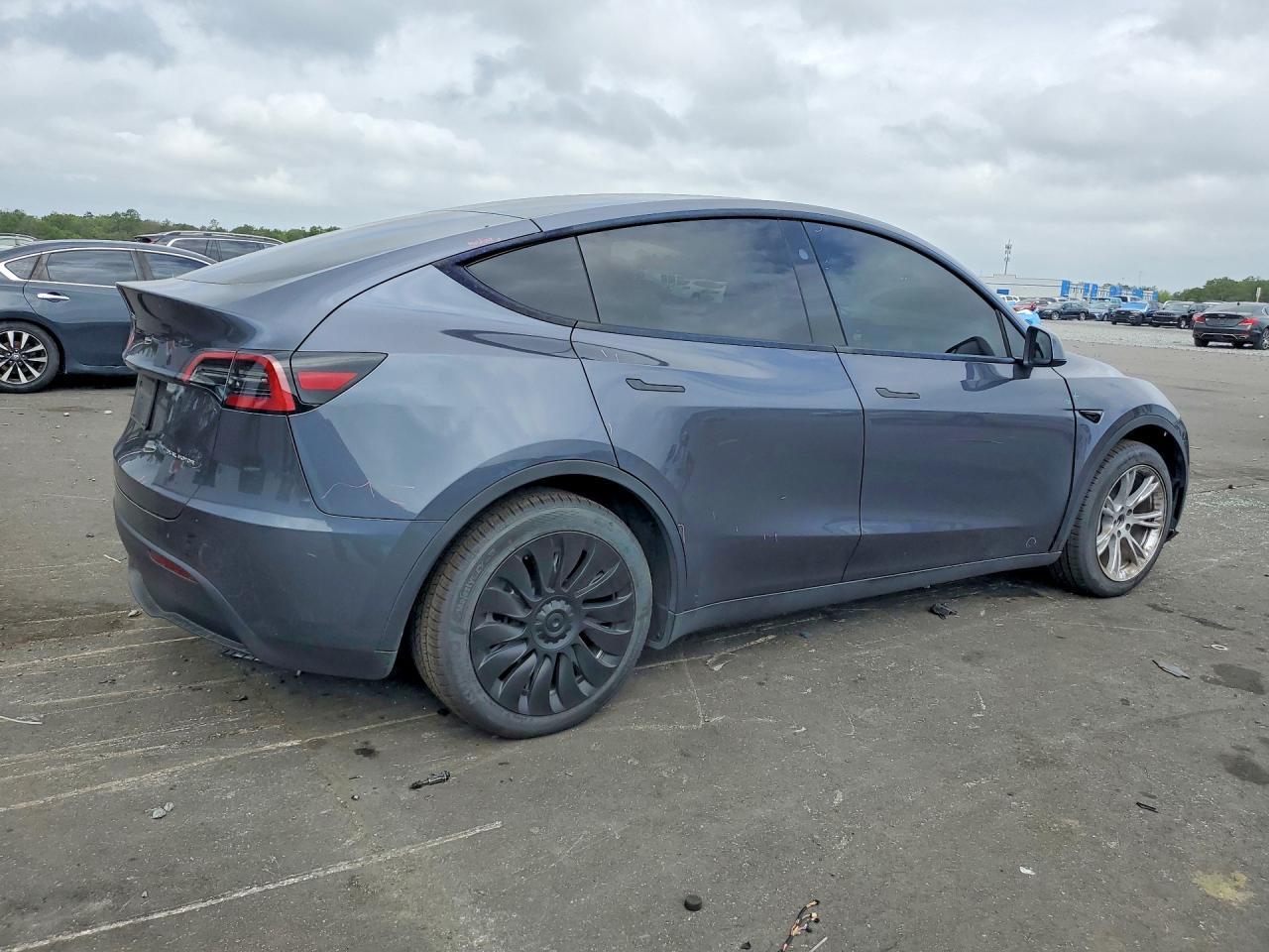 2023 Tesla Model Y - Image 3