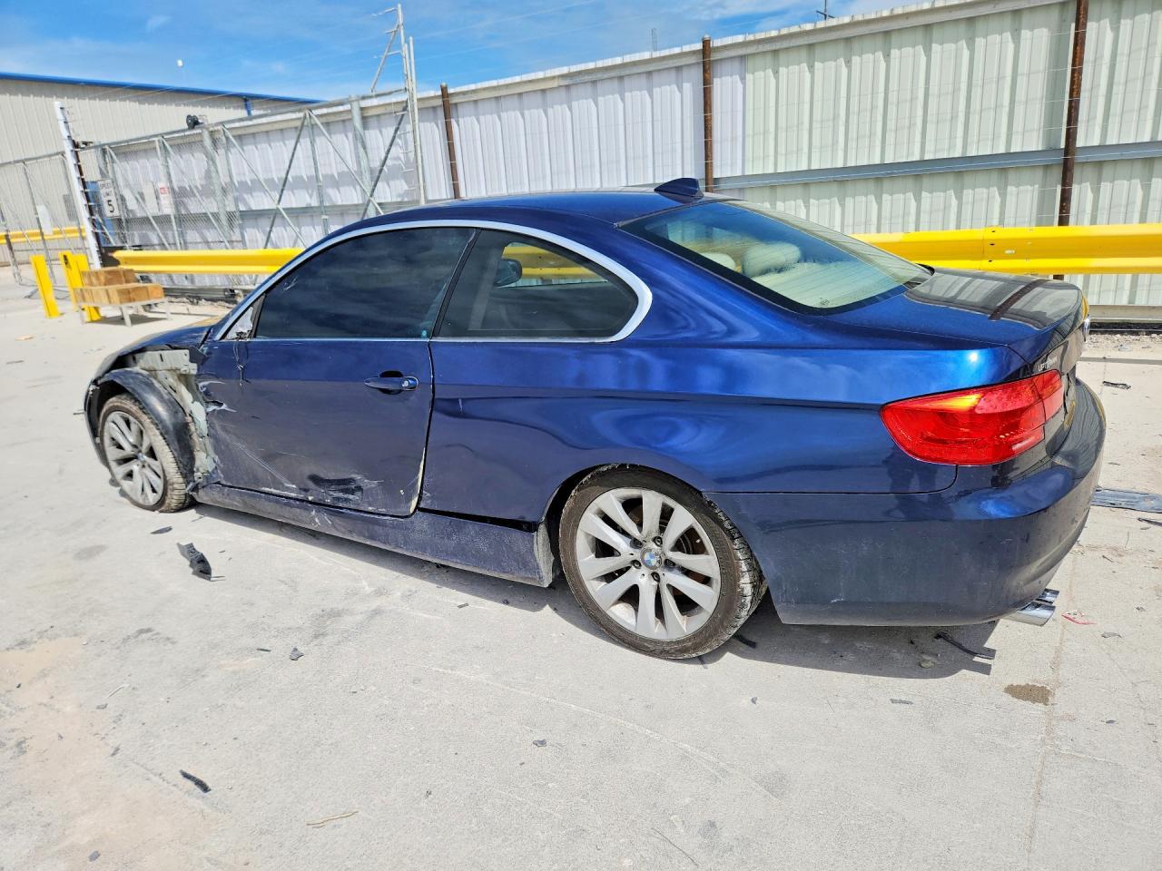 2013 BMW 328 I - Image 2