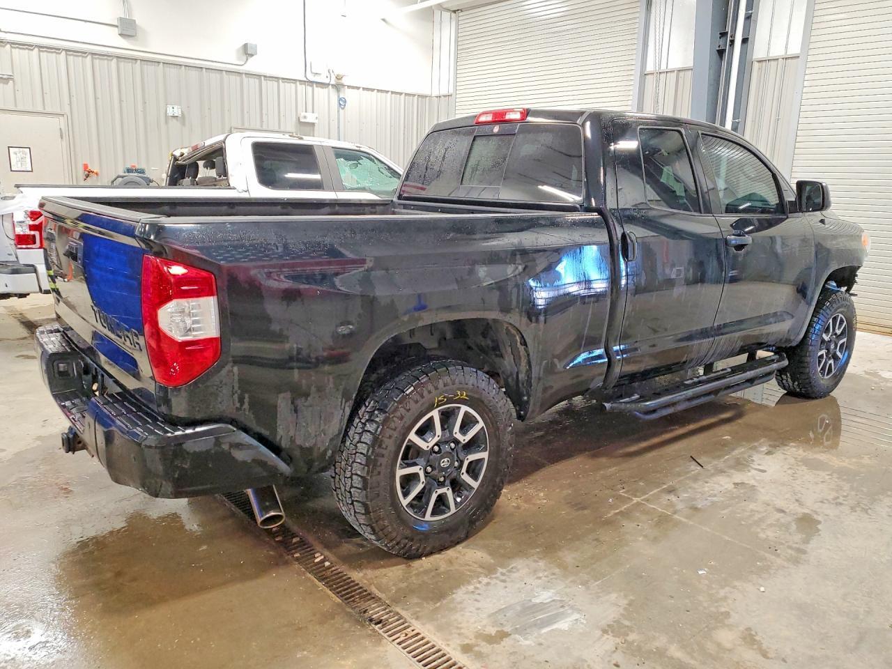 2016 Toyota Tundra Double Cab Limited - Image 3