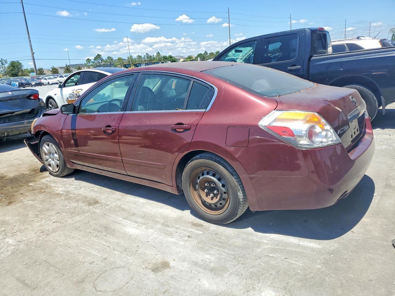 2011 Nissan Altima 2.5 - Фото 2