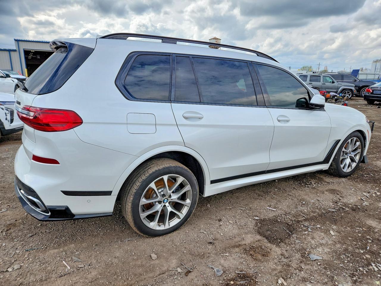 2019 BMW X7 xDrive50I - Image 3
