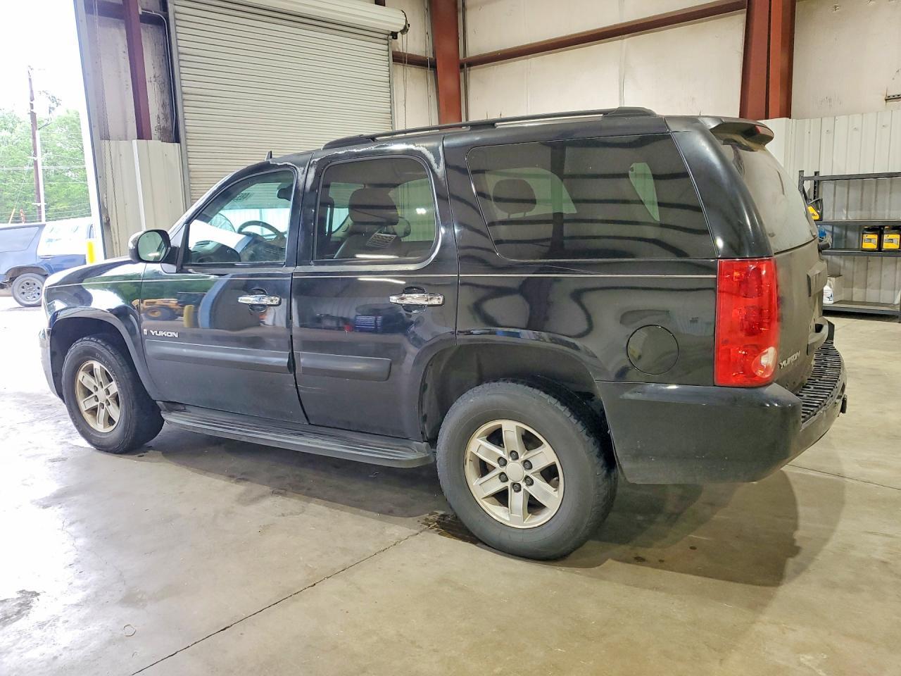 2008 GMC Yukon - Image 2