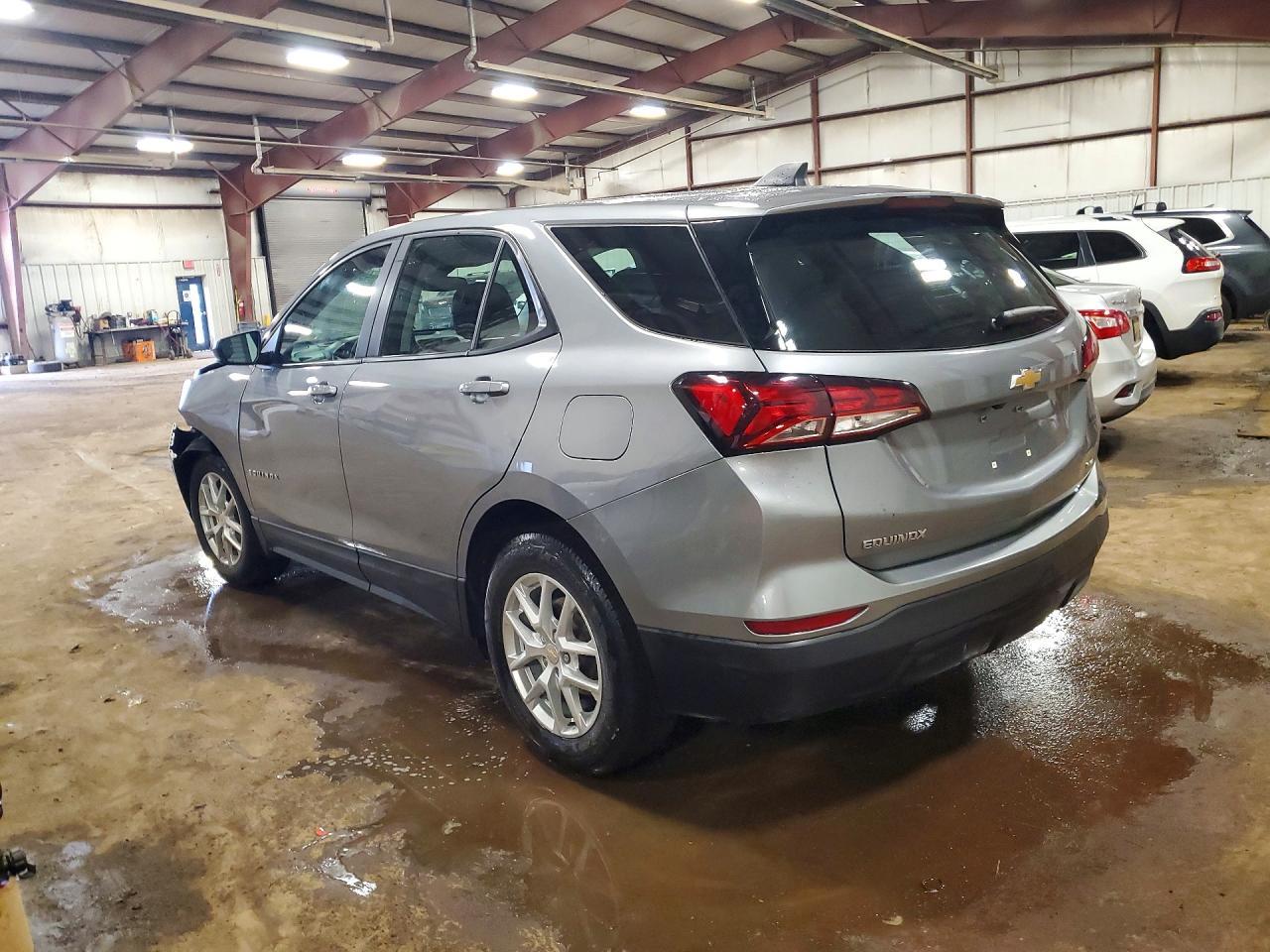 2023 Chevrolet Equinox Ls - Фото 2