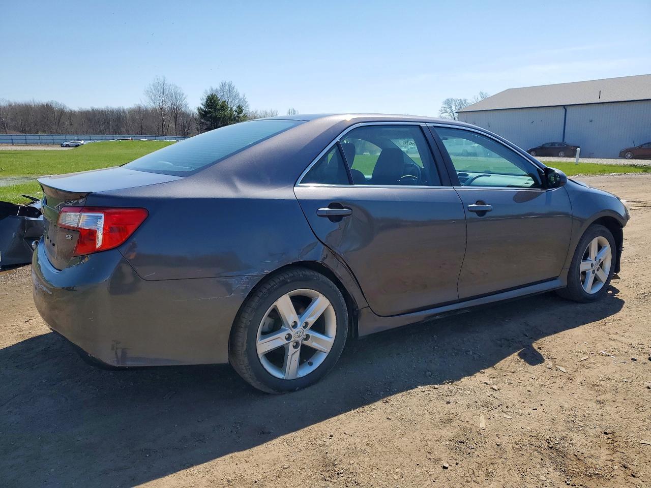 2014 Toyota Camry Se - Фото 3