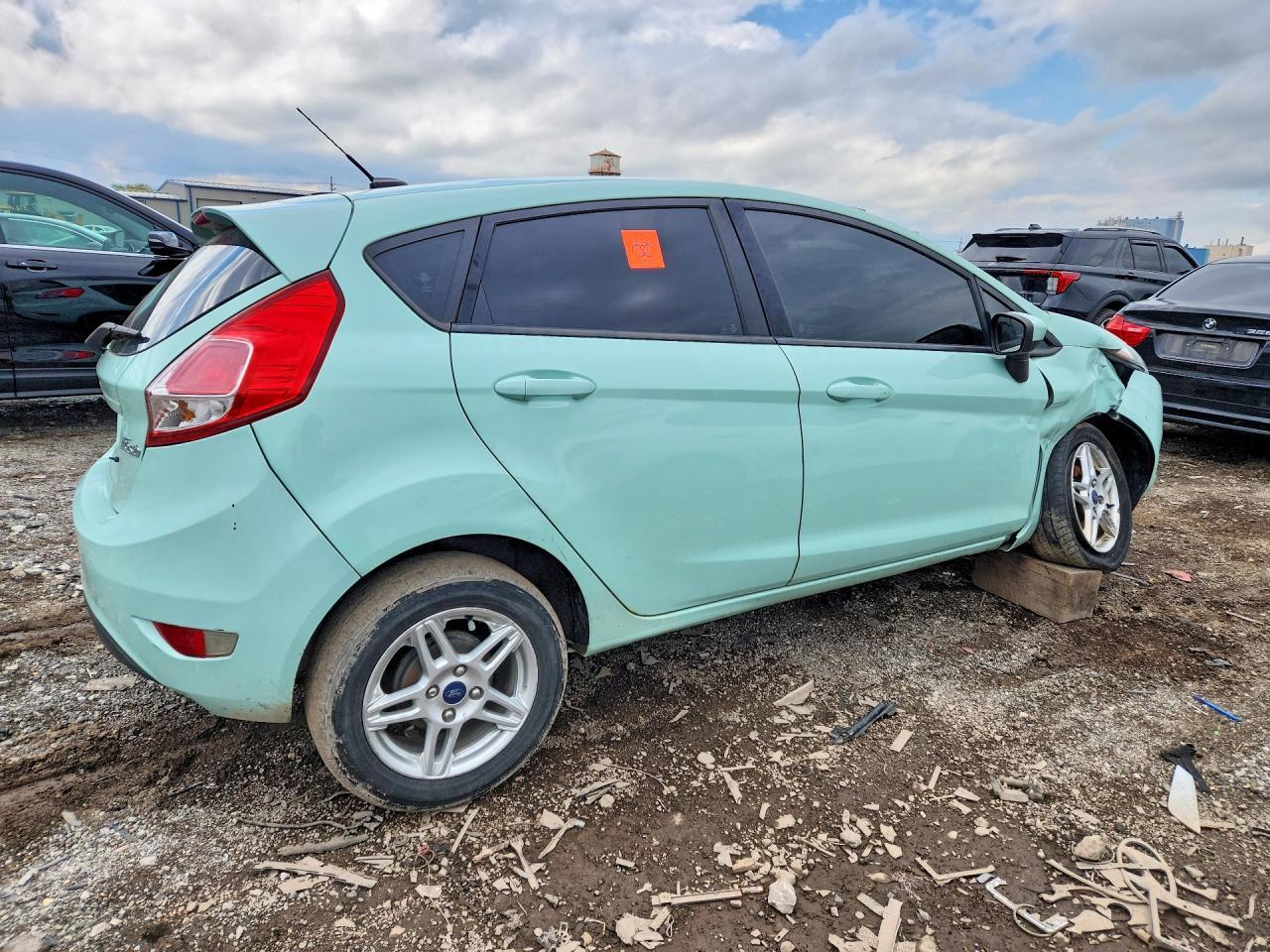 2017 Ford Fiesta Se - Фото 3