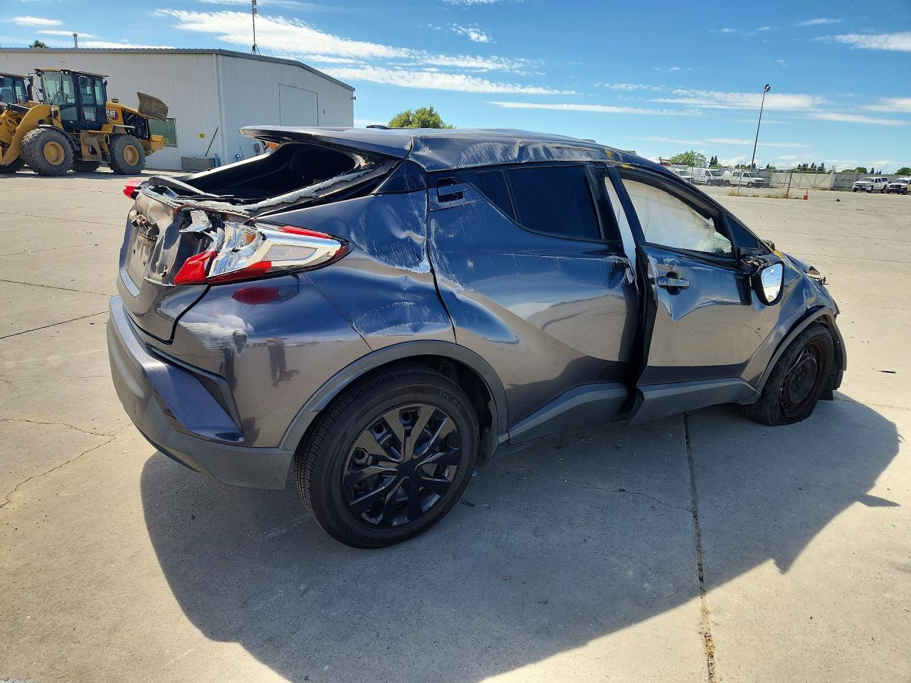 2019 Toyota C-Hr Le - Image 3
