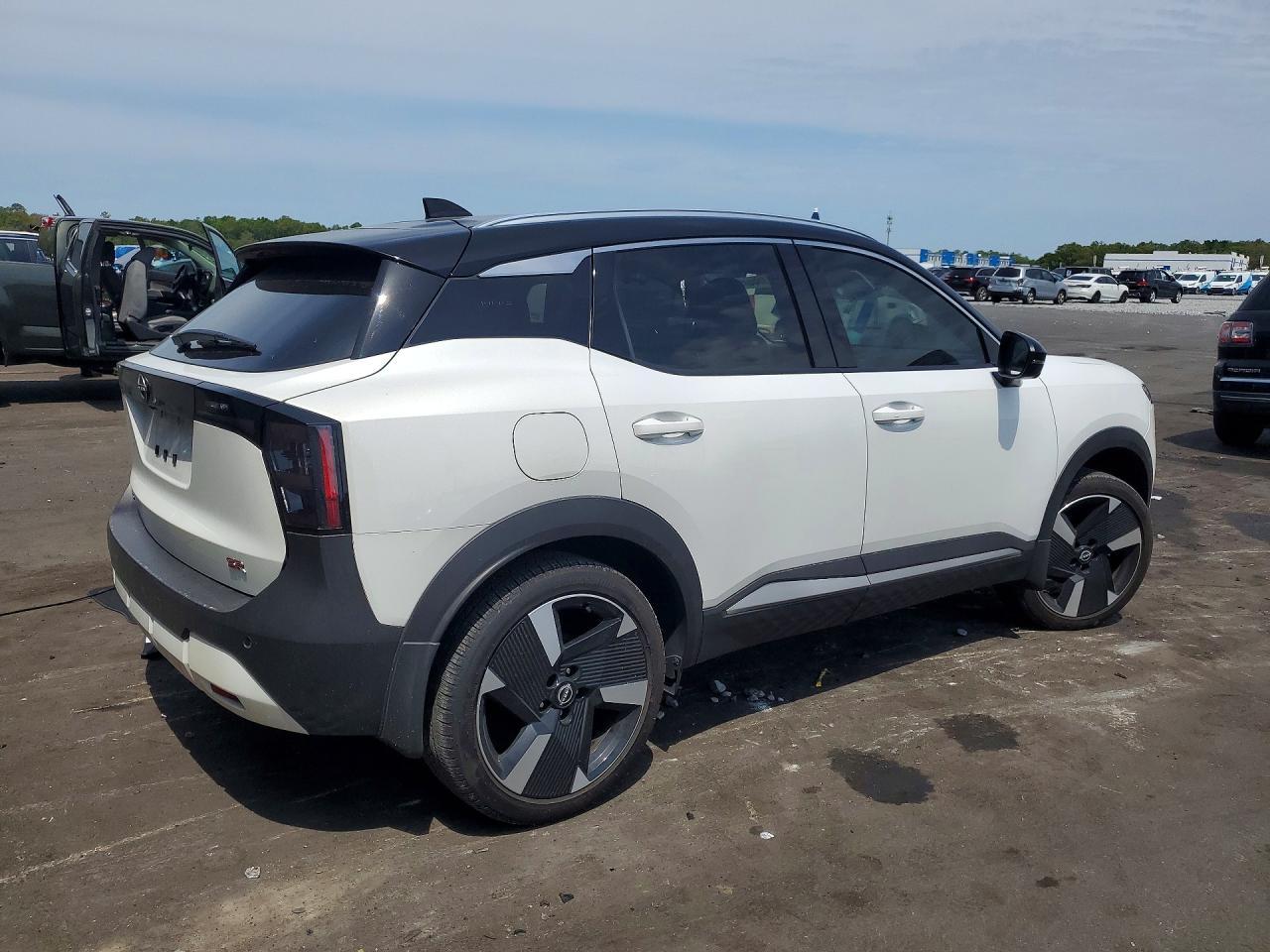 2025 Nissan Kicks Sr - Фото 3