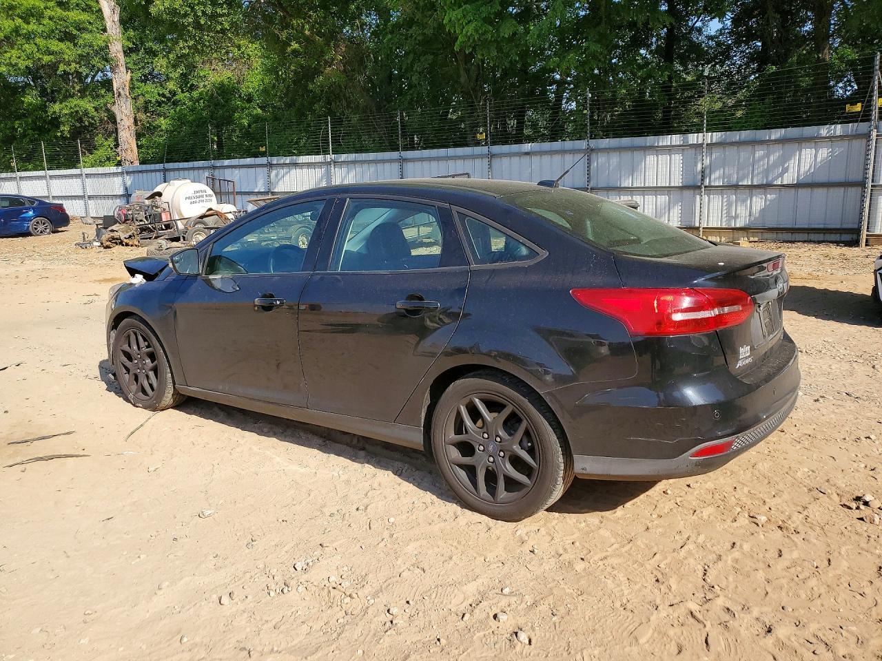 2016 Ford Focus Se - Фото 2