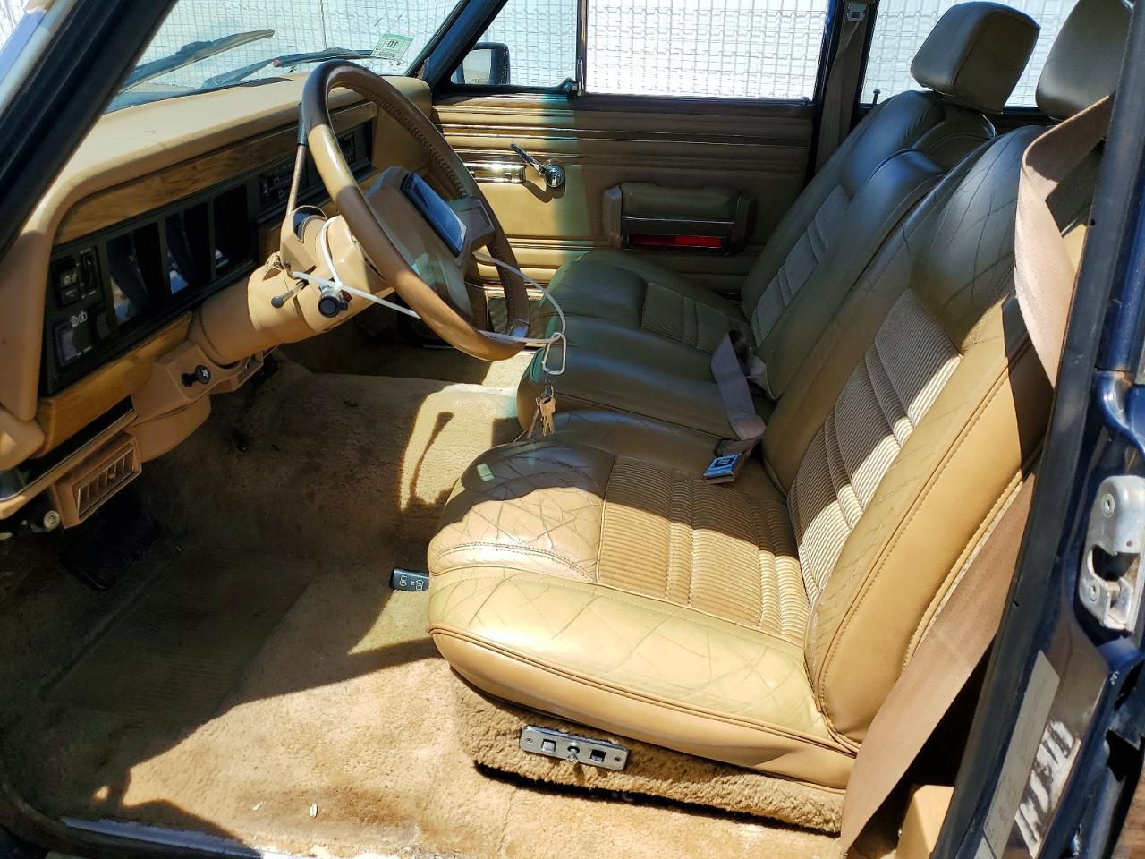 1987 Jeep Grand Wagoneer - Image 7