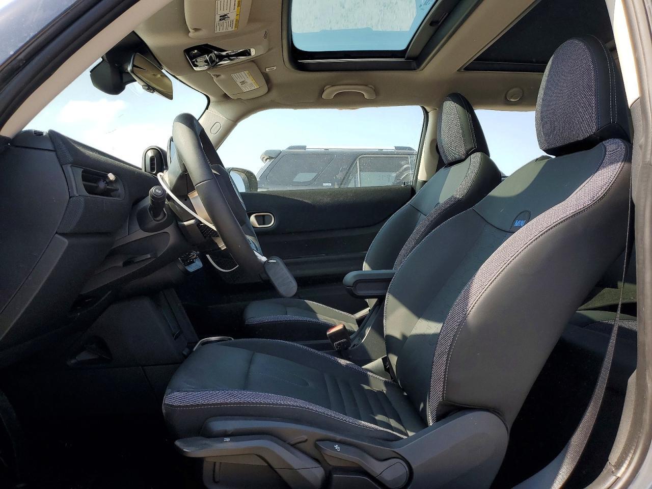 2025 Mini Cooper Base - Image 7