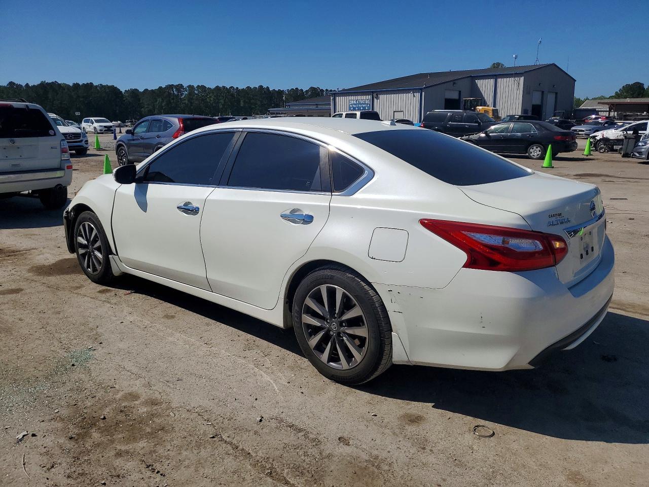 2016 Nissan Altima 2.5 Sv - Image 2
