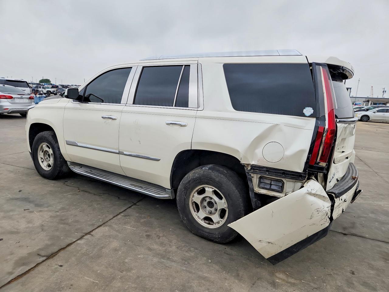 2015 Cadillac Escalade Luxury - Фото 2