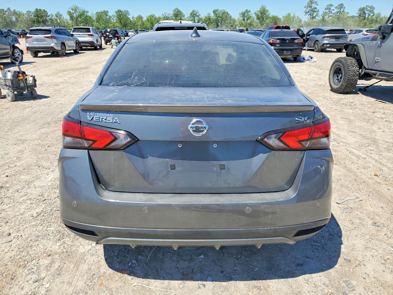 2022 Nissan Versa Sr - Фото 6