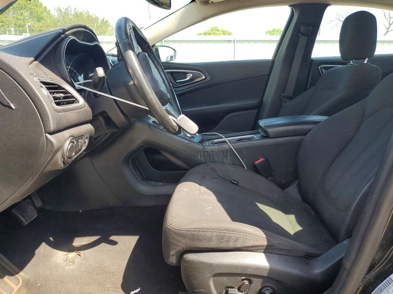 2016 Chrysler 200 Limited - Фото 7